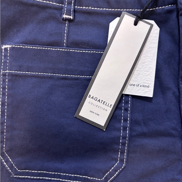 0120- NWT Bagatelle Navy Scallop Hem Embroidered Shorts 8 - Picture 5 of 13